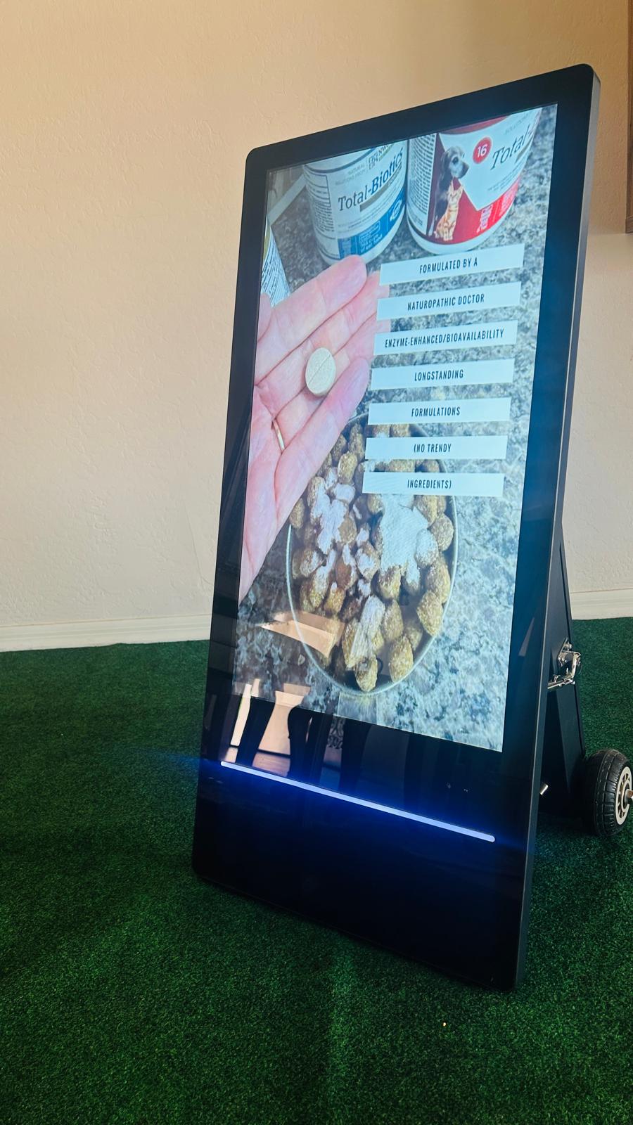 Outdoor LCD display for advertising and events